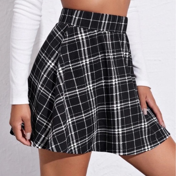 Plaid Skater Skirt - Picture 3 of 5